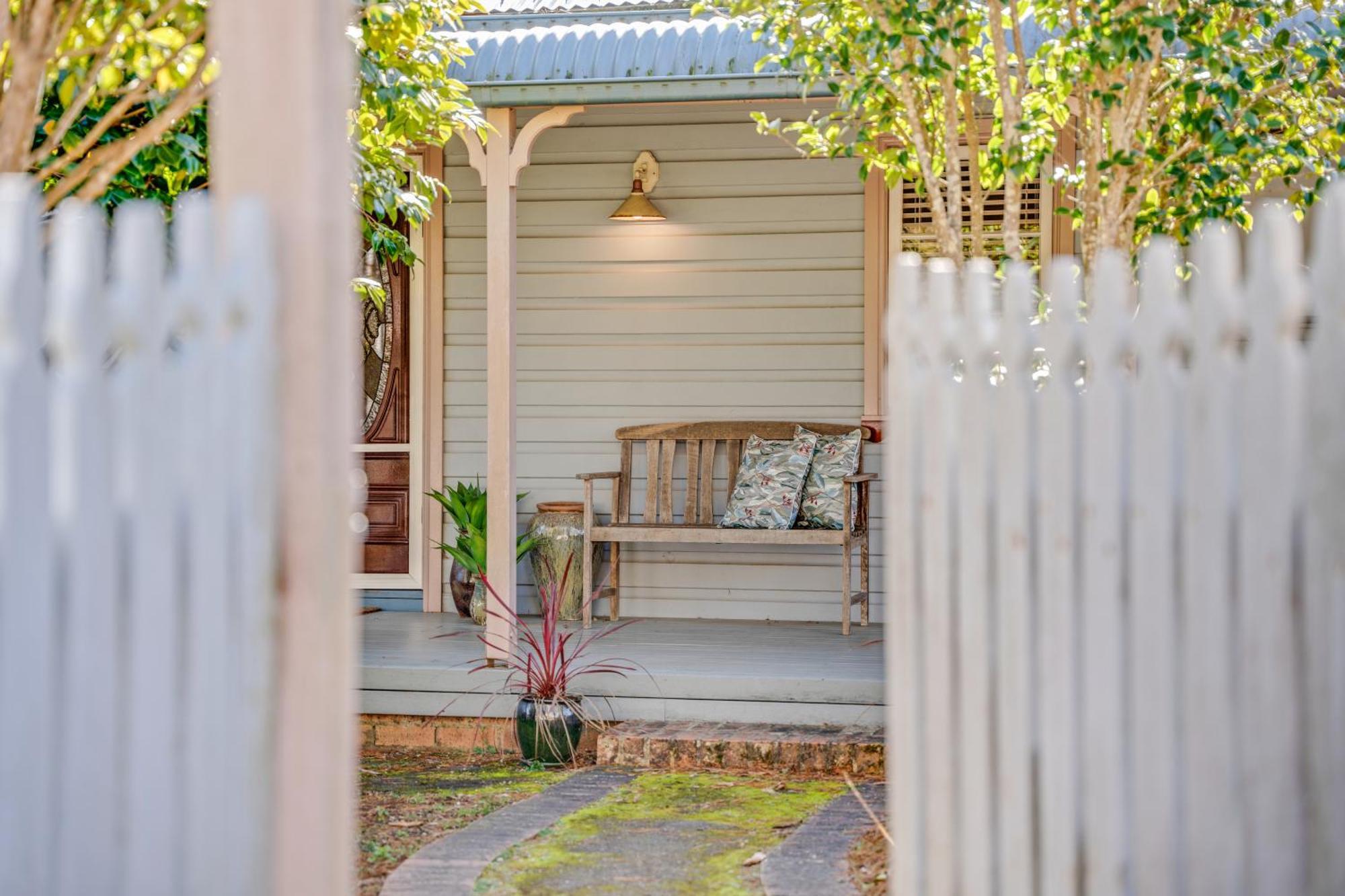 Whispering Pines Cottages Wentworth Falls Oda fotoğraf