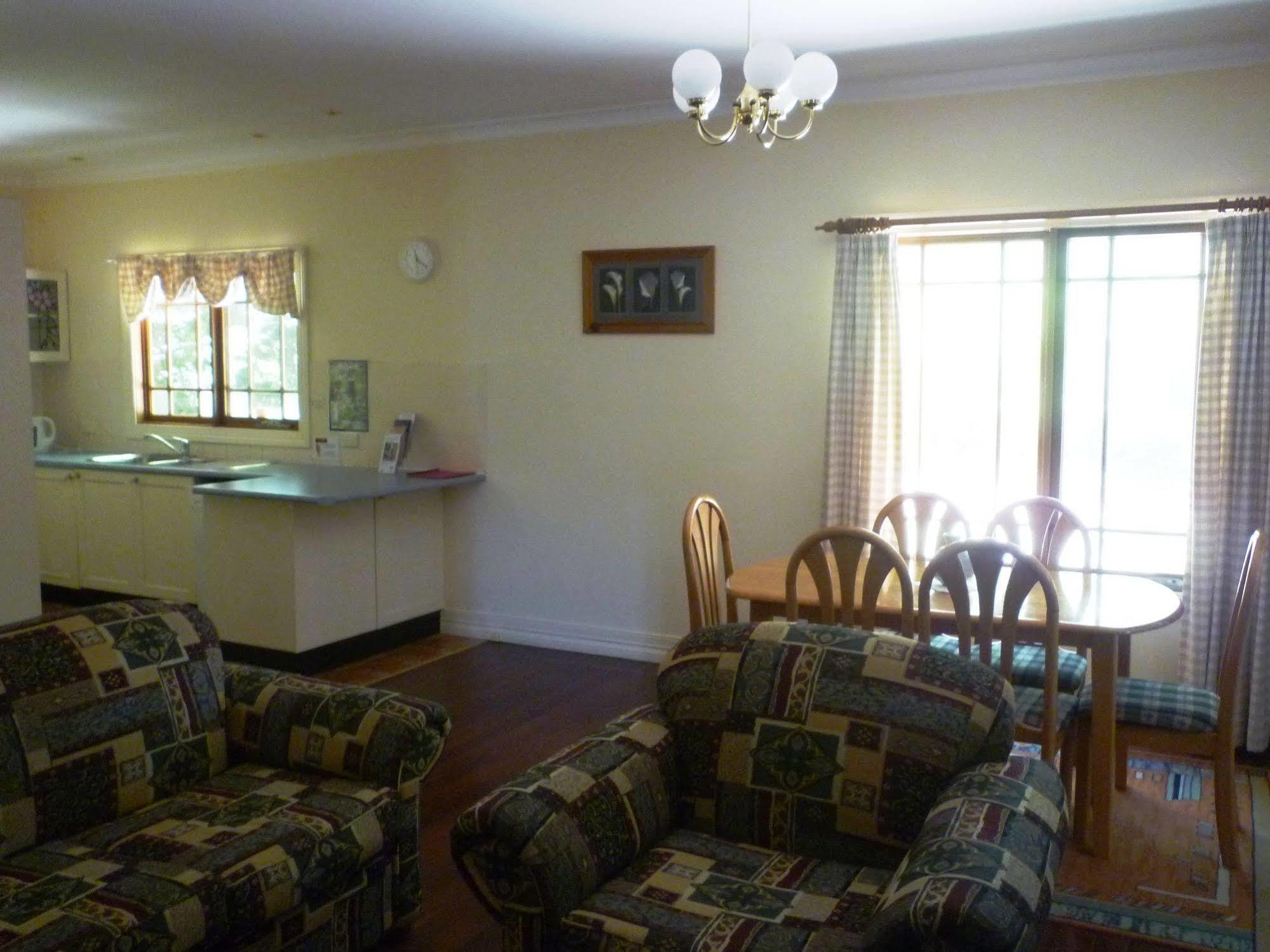 Whispering Pines Cottages Wentworth Falls Dış mekan fotoğraf